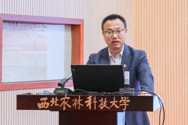 1626fccd9fe44332b8108d60391f8e24.jpg 讲话_副本.jpg