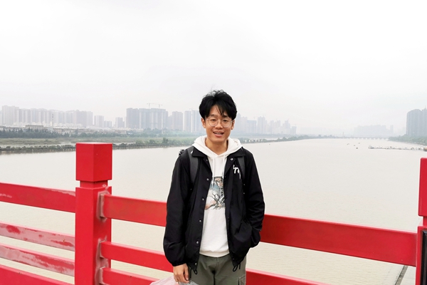 【动科青年】员工优秀共产党员——李奕洲