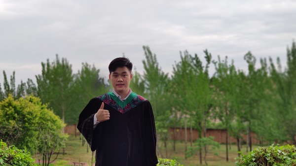 df30ec43550c4f429883e633082fa8c1.jpg 杨占涛.jpg