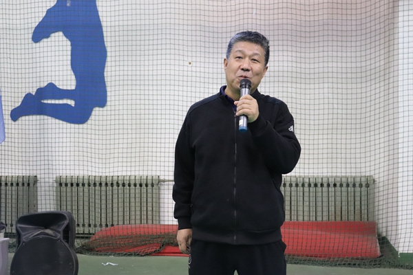 15b26f62ce844cba8b703a67286df1c2.jpg 4动物医公司党委书记吴继东宣布比赛开始.jpg