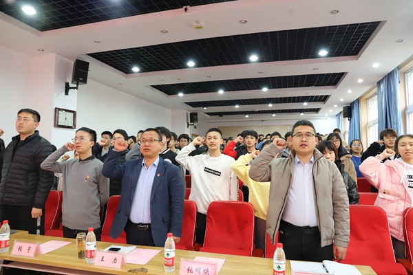 c6a4a9de9aba4db0a5b75beada3ef0b0.jpg 重温入团誓词.JPG