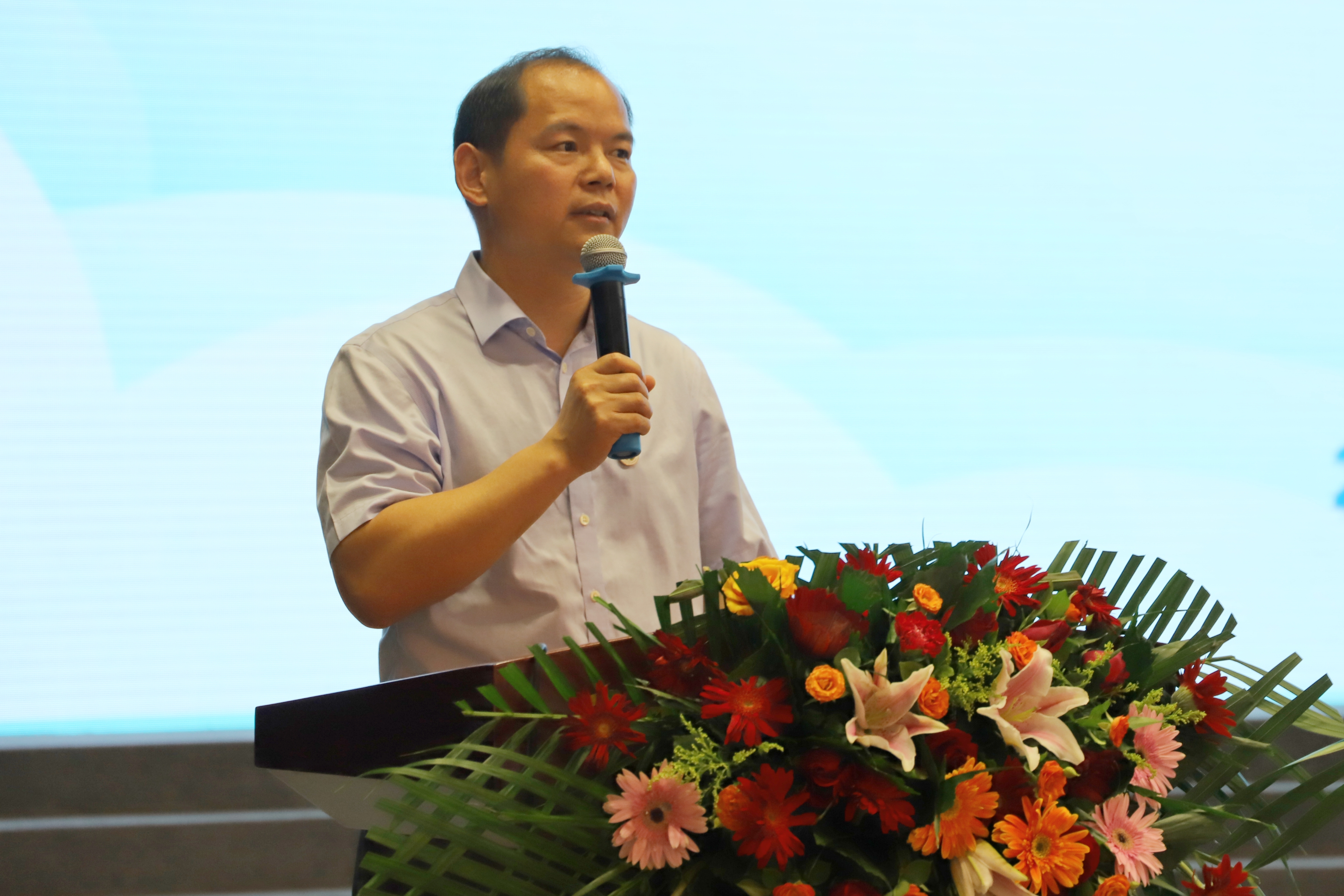 曹军会寄语员工.jpg 曹军会寄语员工.jpg