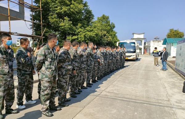 a096e0058af347ca9288d4c093d5ca78.jpg 现场参观_副本.jpg