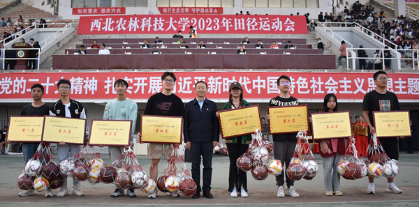 f5b0282c5afb45a9b8aacfea0b17a478.jpg yan.jpg