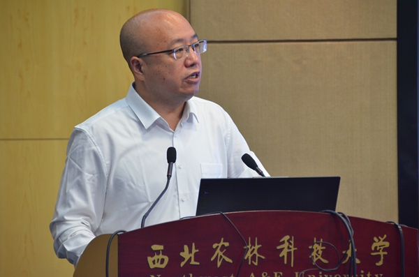cf4ed369ee2b47e0a11f0e03df87d666.jpg 杨小军.jpg