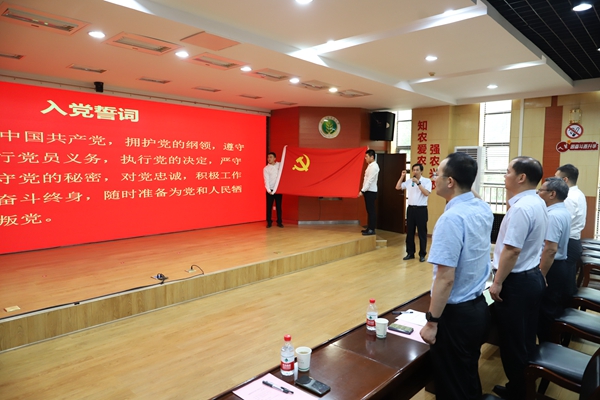 d3639ae4f98d474b81bb331f1d88151d.jpg 3da9e5382a6e4445a854395acc06a41a.jpg